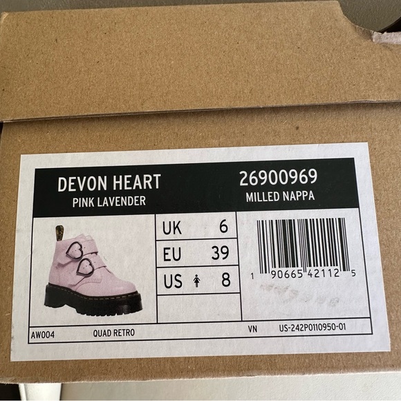 DR. MARTENS DEVON HEART LEATHER PLATFORM BOOTS - Picture 9 of 9